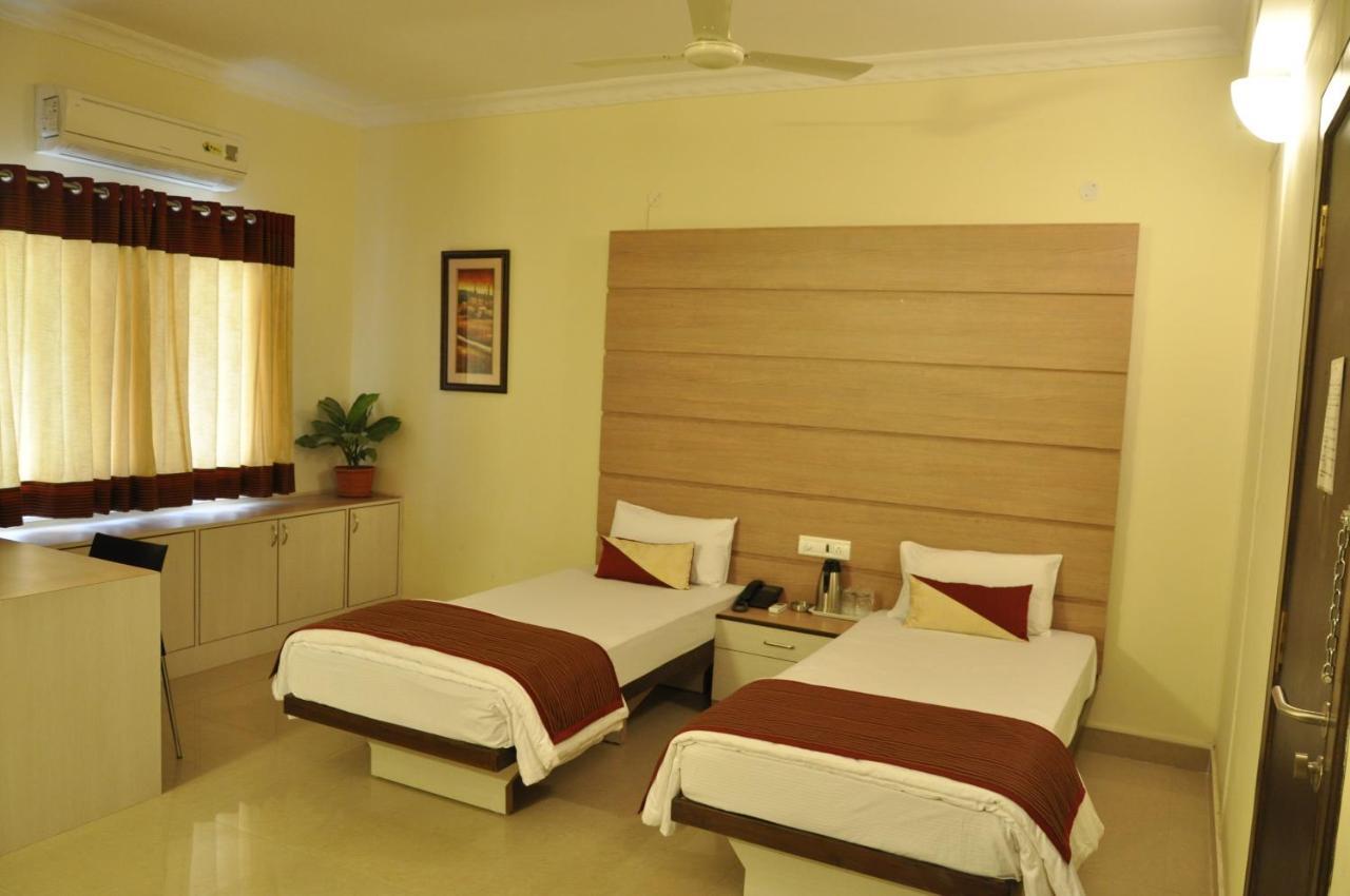 Luxor Park Service Apartment Hyderabad Eksteriør billede