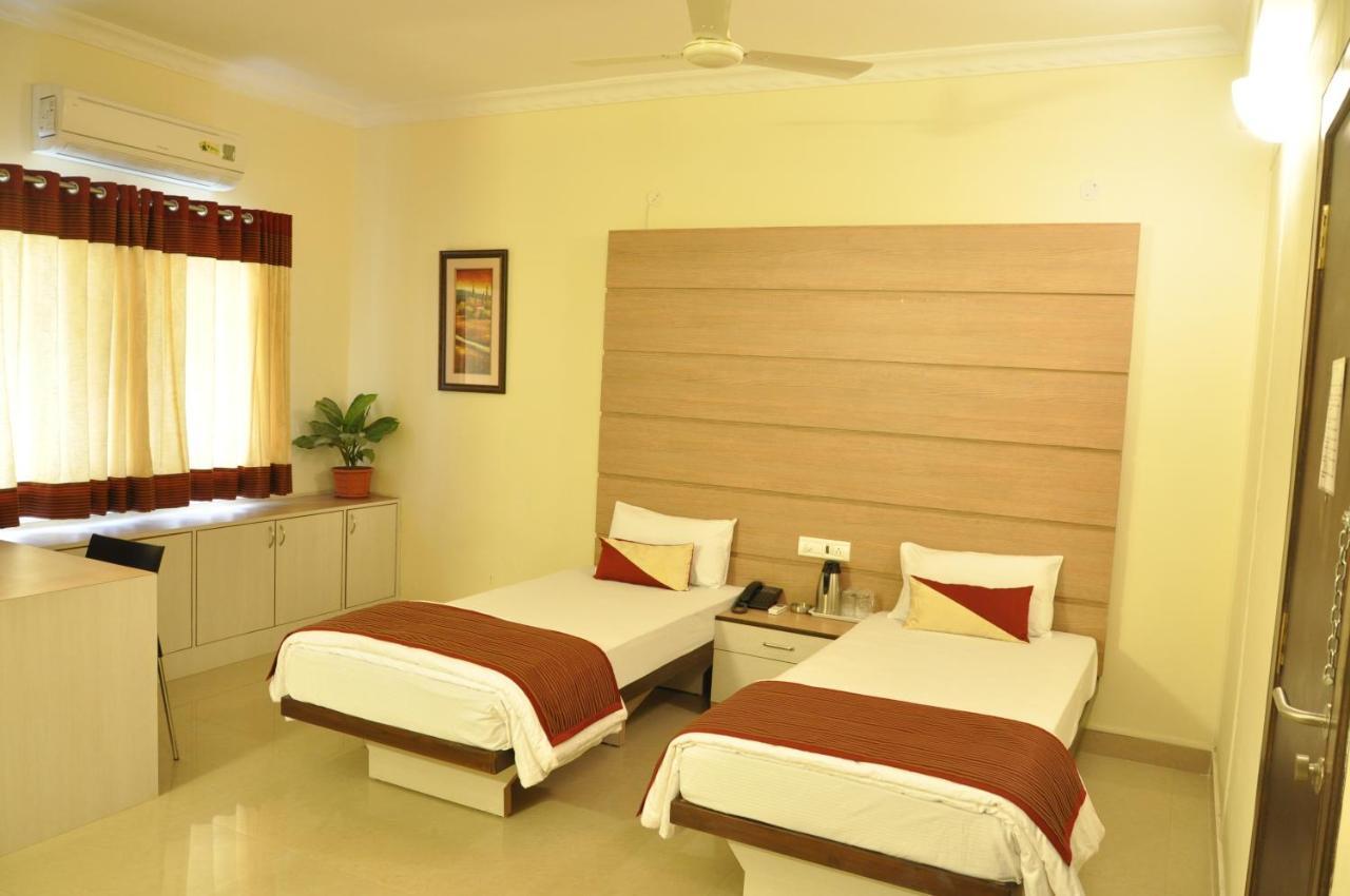 Luxor Park Service Apartment Hyderabad Eksteriør billede