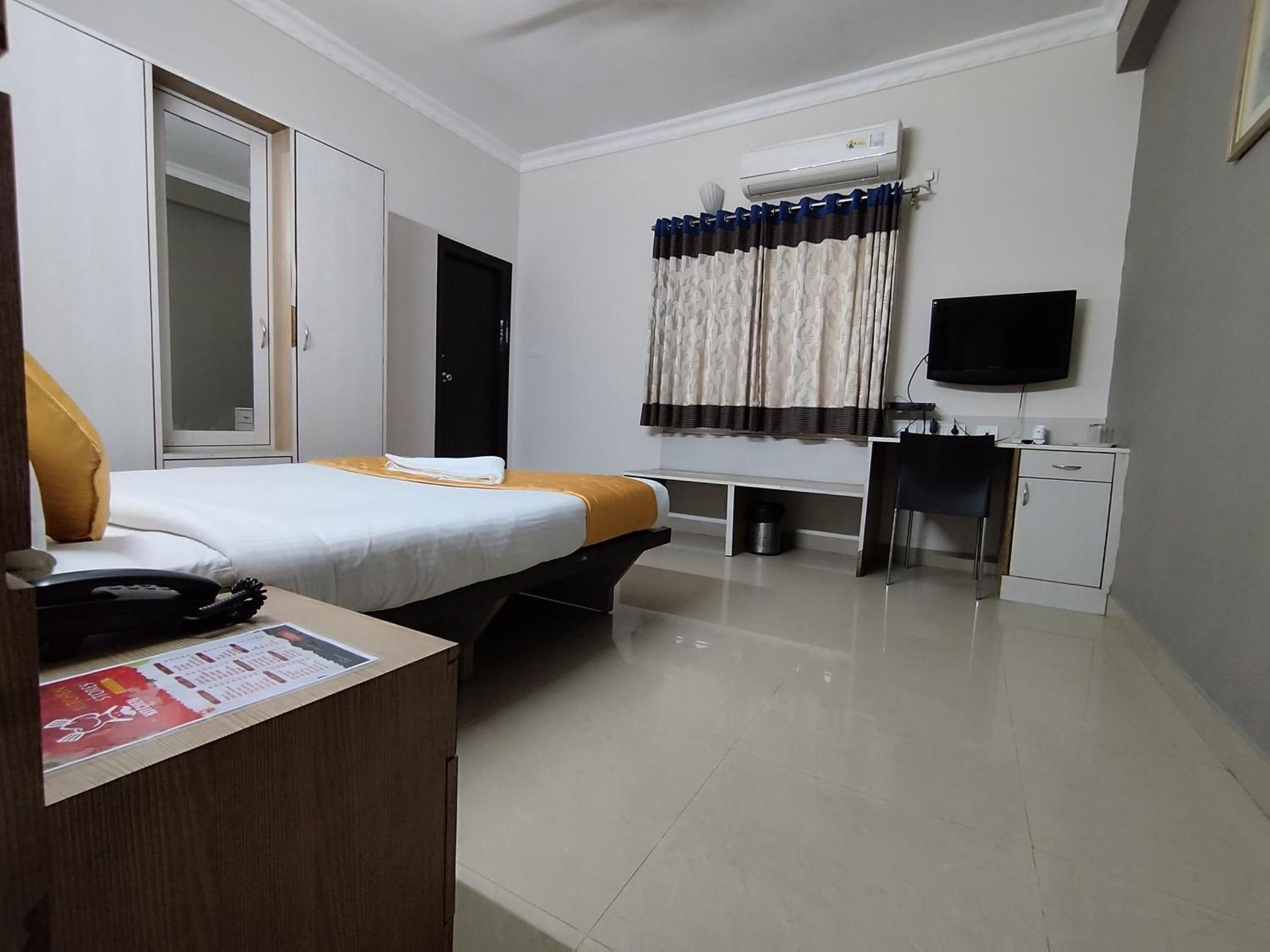 Luxor Park Service Apartment Hyderabad Eksteriør billede