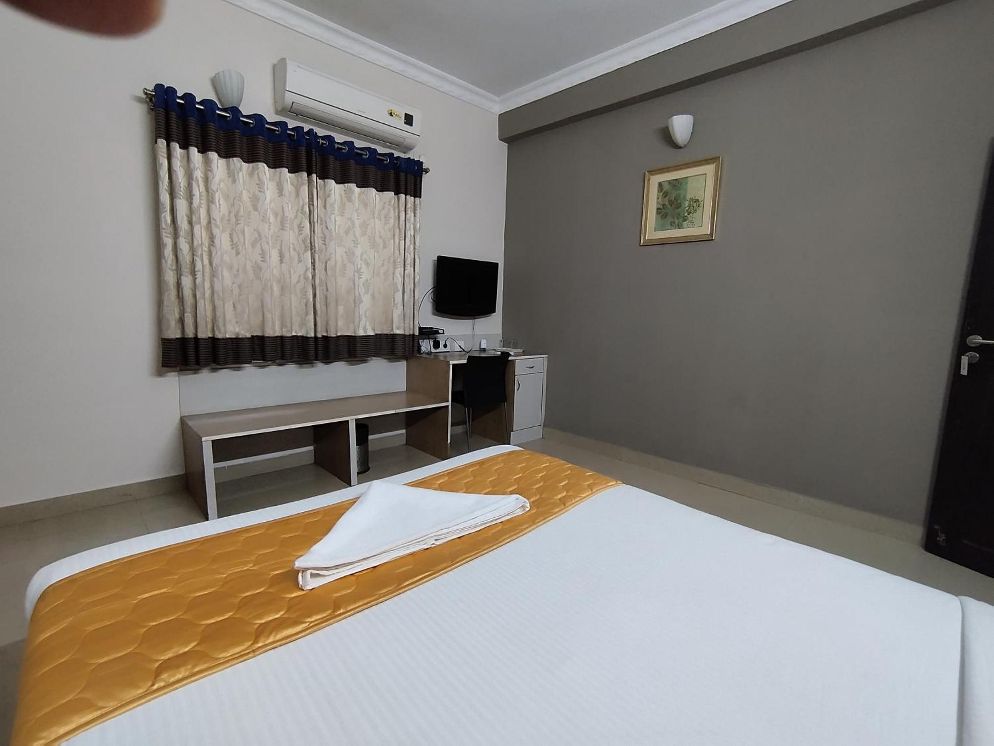 Luxor Park Service Apartment Hyderabad Eksteriør billede