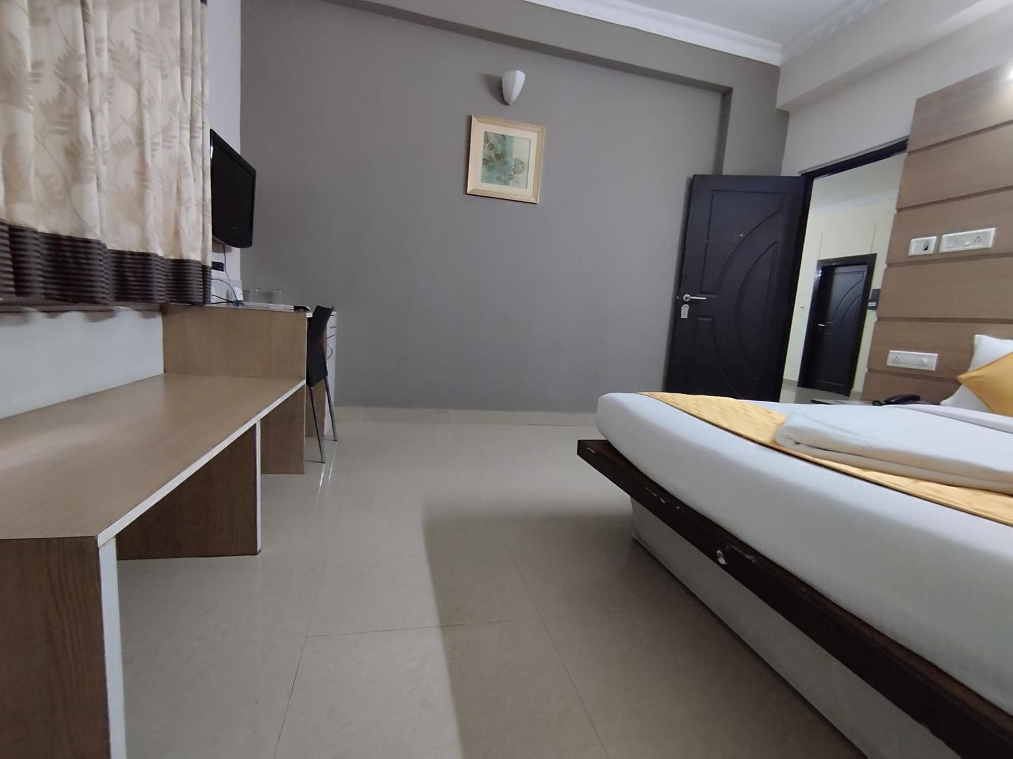 Luxor Park Service Apartment Hyderabad Eksteriør billede