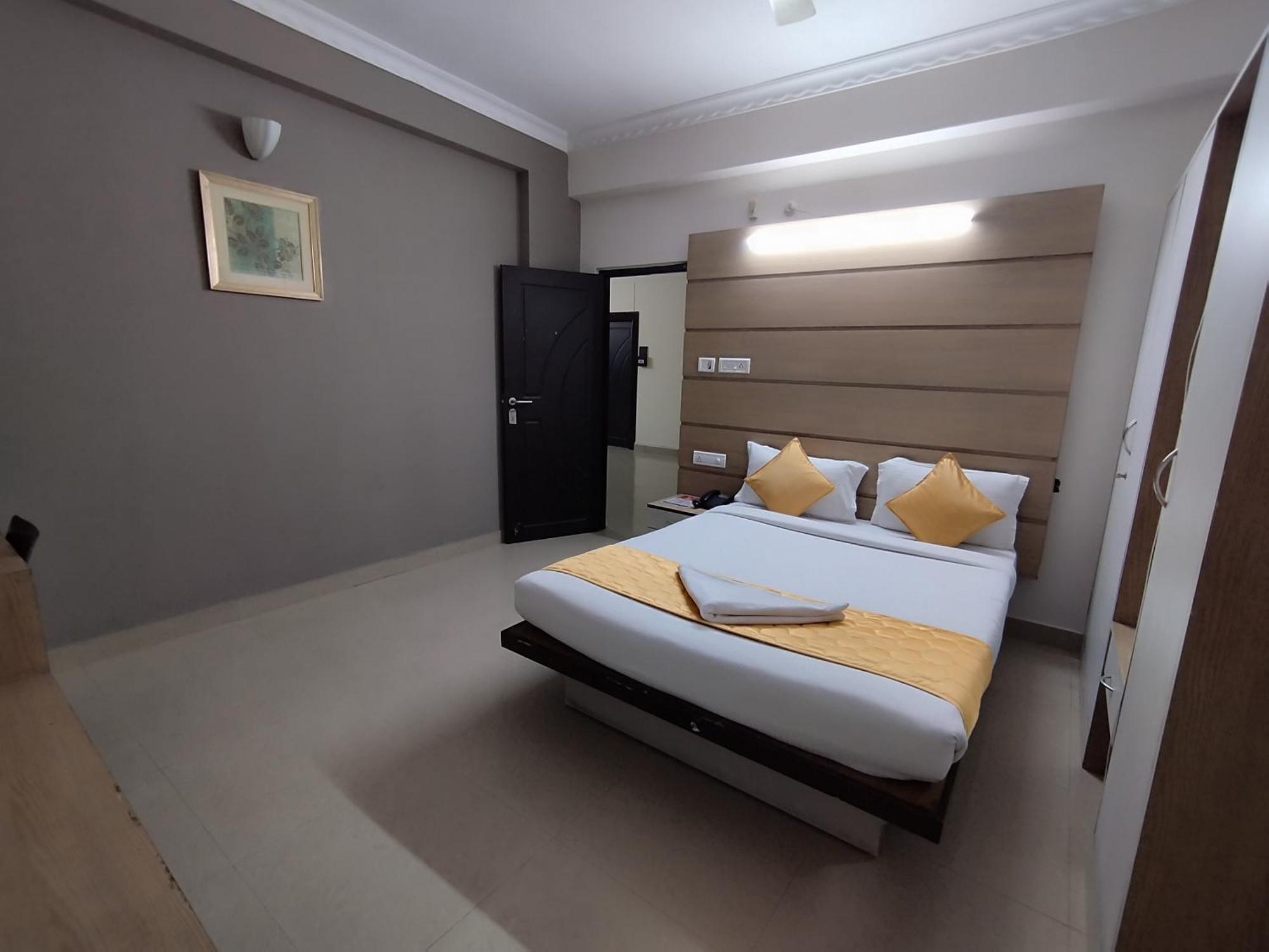 Luxor Park Service Apartment Hyderabad Eksteriør billede