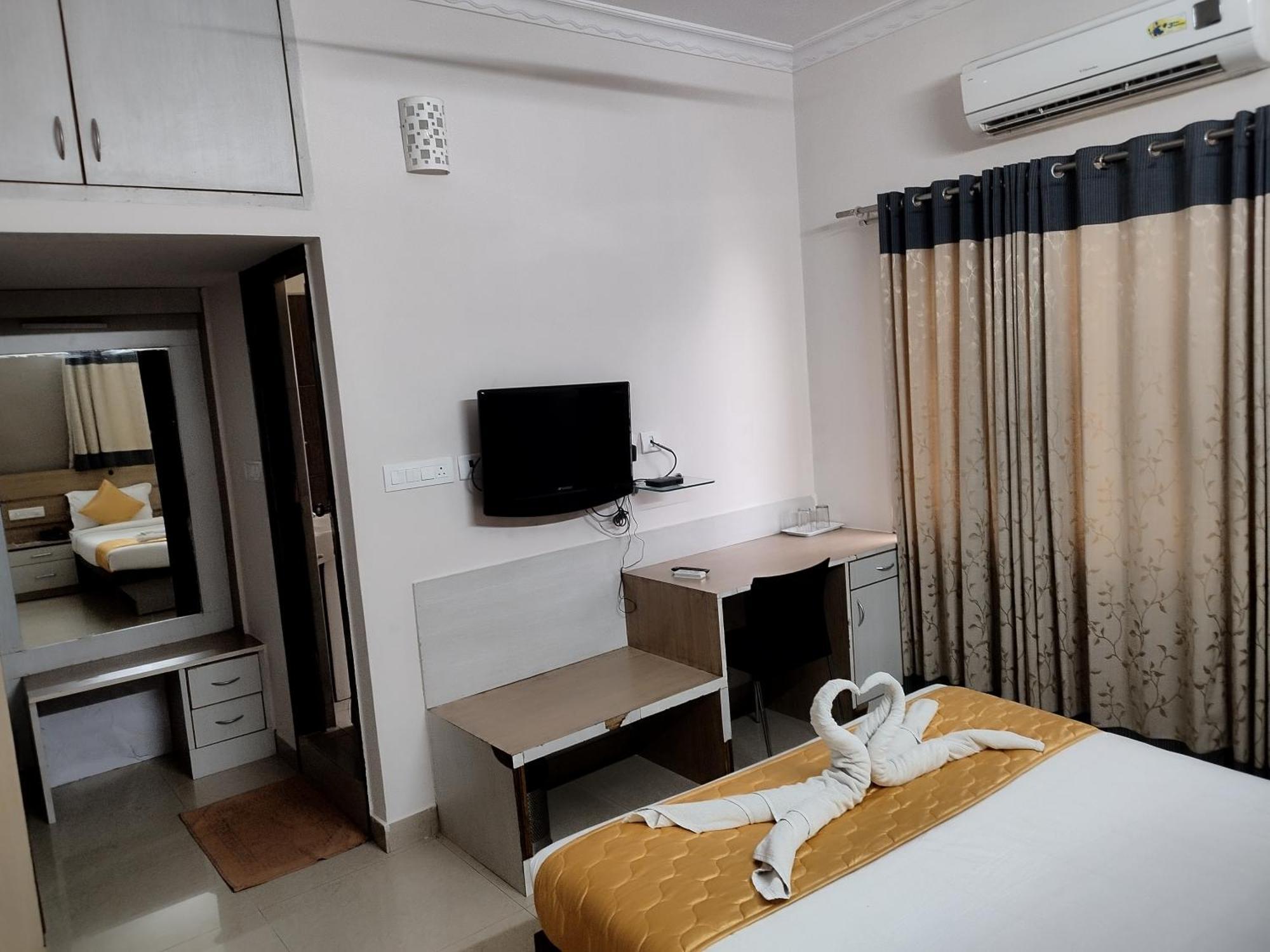 Luxor Park Service Apartment Hyderabad Eksteriør billede