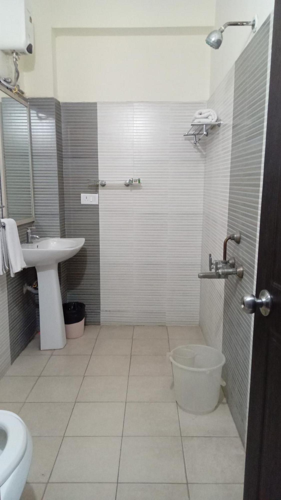 Luxor Park Service Apartment Hyderabad Eksteriør billede